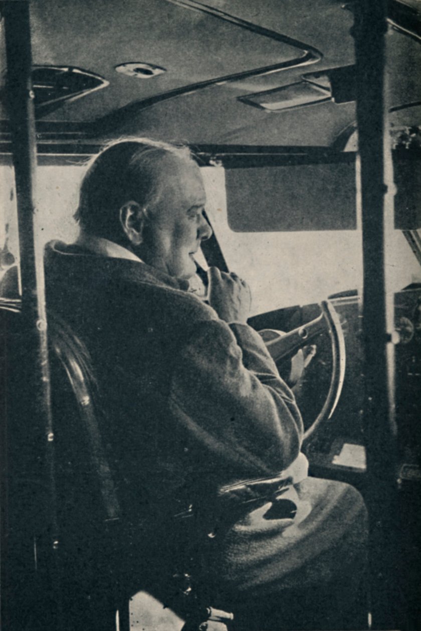 Mr. Churchill met de R.A.F. - aan de besturing van de vliegende boot Berwick, 1942, 1945 door Unbekannt
