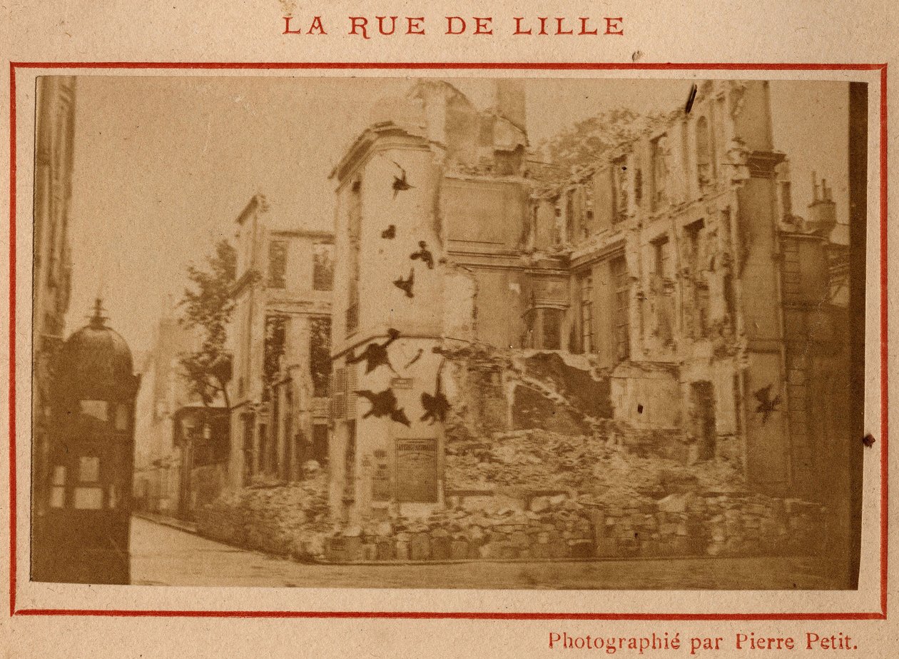 Gemeente van Parijs (1871): uitzicht op de verwoeste gebouwen in de rue de Lille in Parijs in mei 1871. Fotografie van Pierre Pepetit door Unbekannt