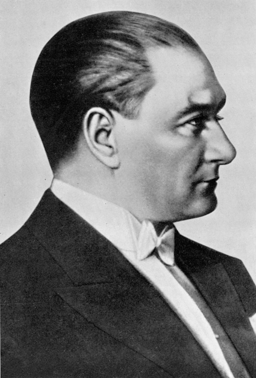 Mustafa Kemal Atatürk 1881-1938, Turkse staatsman door Unbekannt