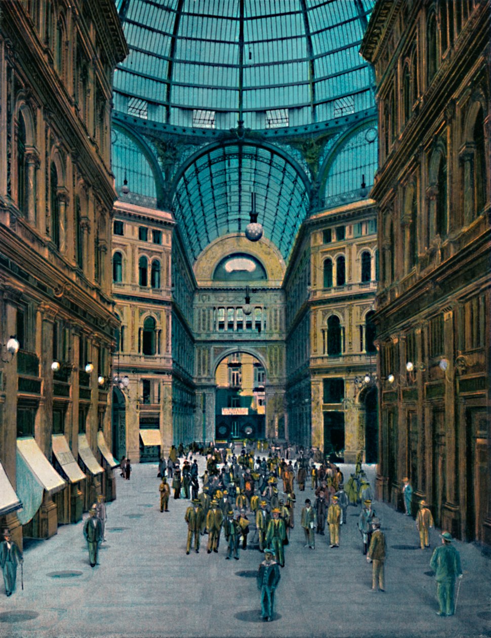 Napoli - Interno Galleria Umberto I door Unbekannt