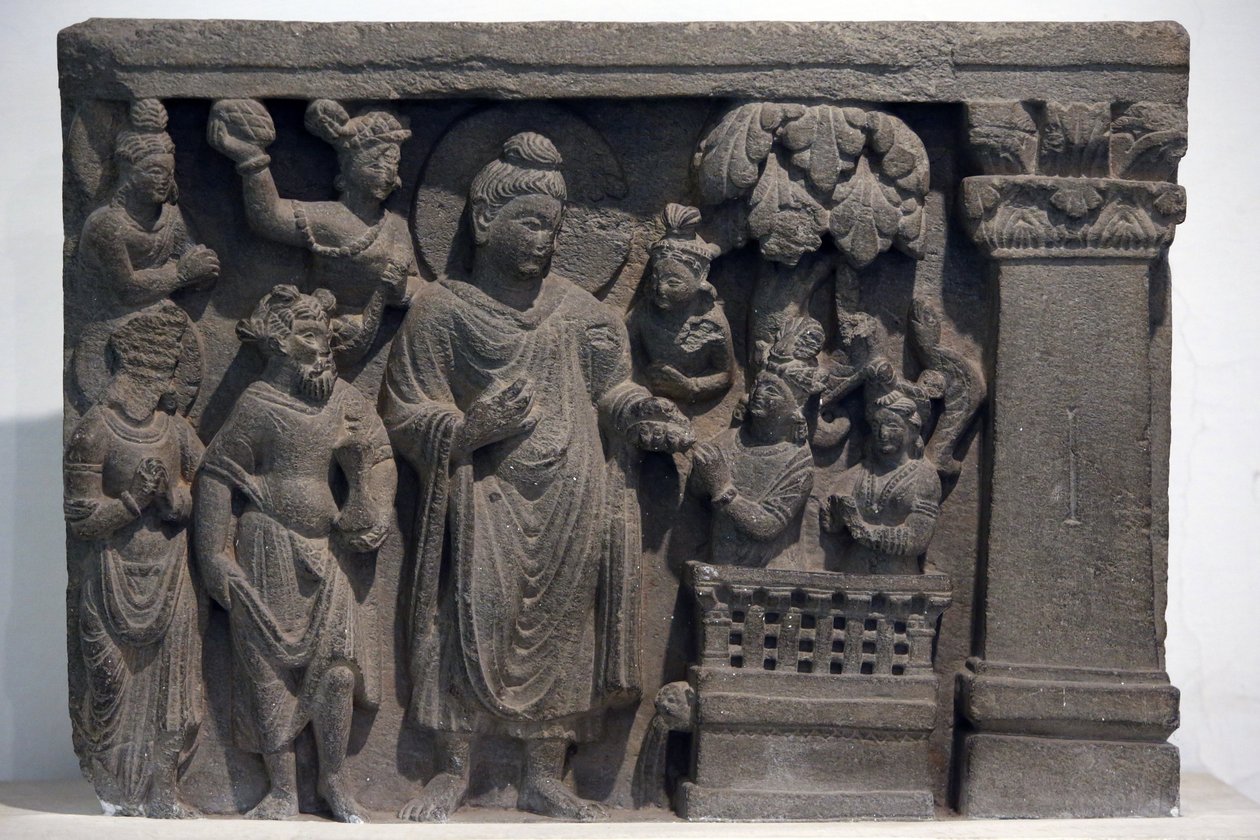 Nationaal museum van India, Delhi. Boeddha met Naga-Kalika. Gandhara, 2e eeuw n.Chr., Steen. Uitgeleend door Mayo College museum, Ajmer. India. door Unbekannt