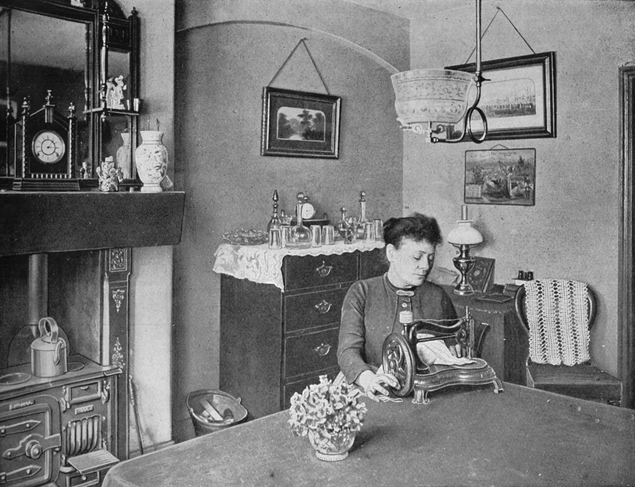 Nieuwe kamer in een modelwoning, Londen, c1900 1901 door Unbekannt