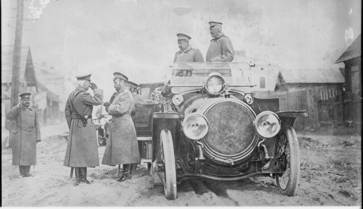Nicholas II van Rusland, Groothertog Nicholas Nikolaevich en generaal graaf Georgi Bobrinsky bij de fro door Unbekannt