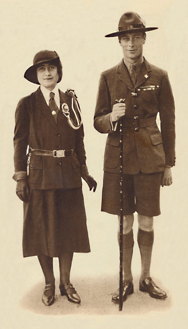 Op weg naar een bijeenkomst van scouts en gidsen, c1931 1937 door Unbekannt