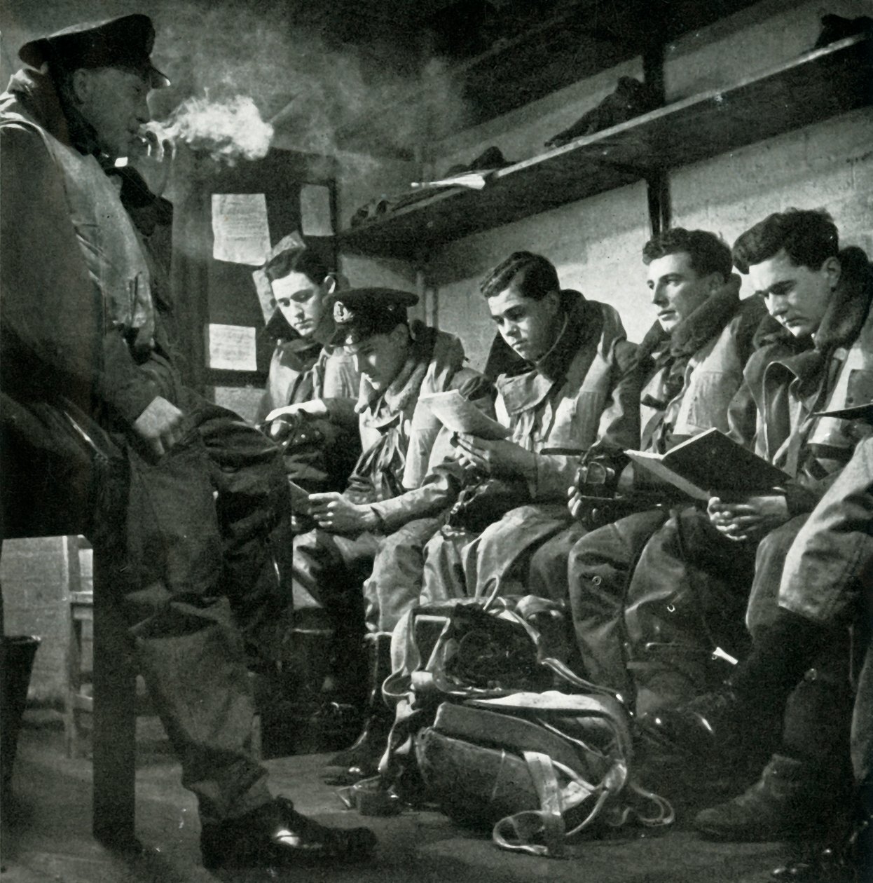 Oude Handen Nu - piloten van de Fleet Air Arm, ca. 1943 door Unbekannt