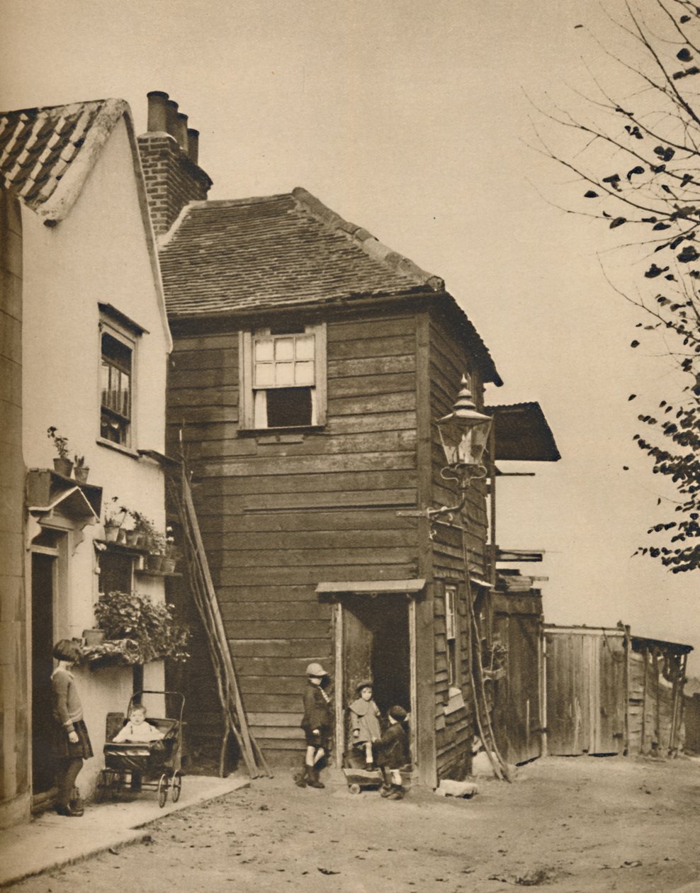 Oude Huizen in Highgate Van Waaruit Dorpsbewoners de Koetsen Zagen Voorbijgaan, ca. 1935 door Unbekannt