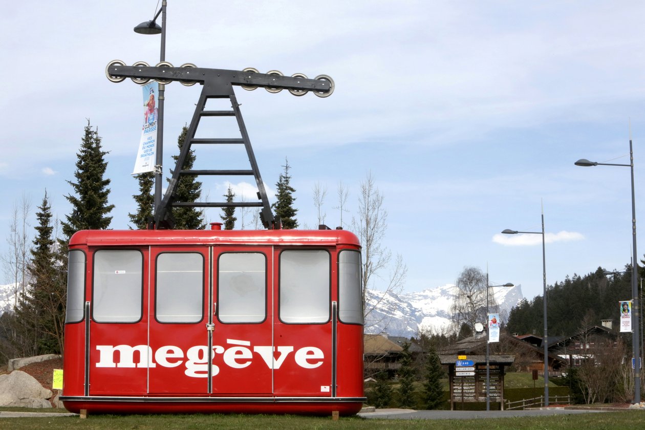 Oude kabelbaan Rochebrune op een rotonde, Megeve door Unbekannt