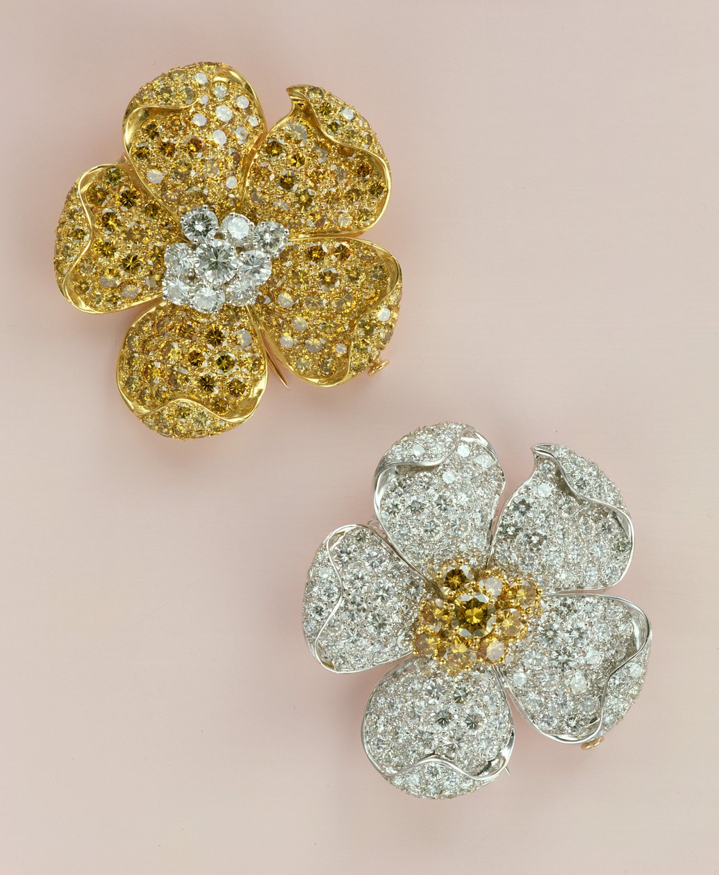Paar bloemhoofd broches door Unbekannt