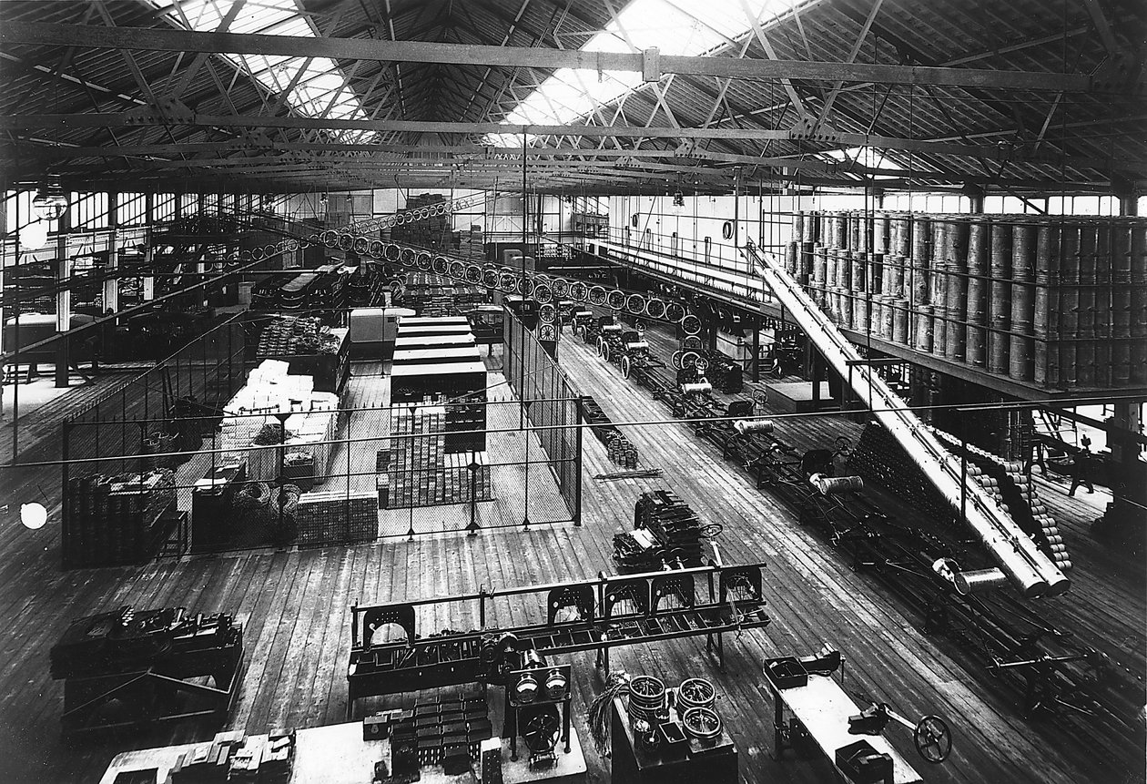 Deel van de productielijn in de Highland Park-fabriek van Ford, Detroit, Michigan, VS, c1914 door Unbekannt