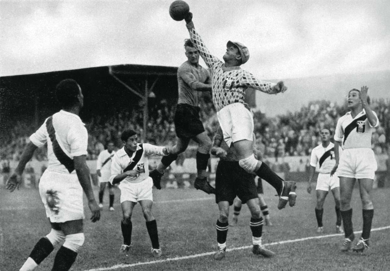 Peruaans Olympisch voetbalteam in actie, Olympische Spelen van Berlijn, 1936 door Unbekannt