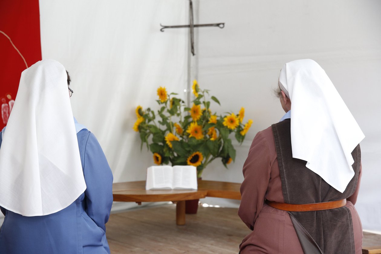 Protestantse bijeenkomst in Parijs, Diaconessen kapel, Parijs, Frankrijk door Unbekannt