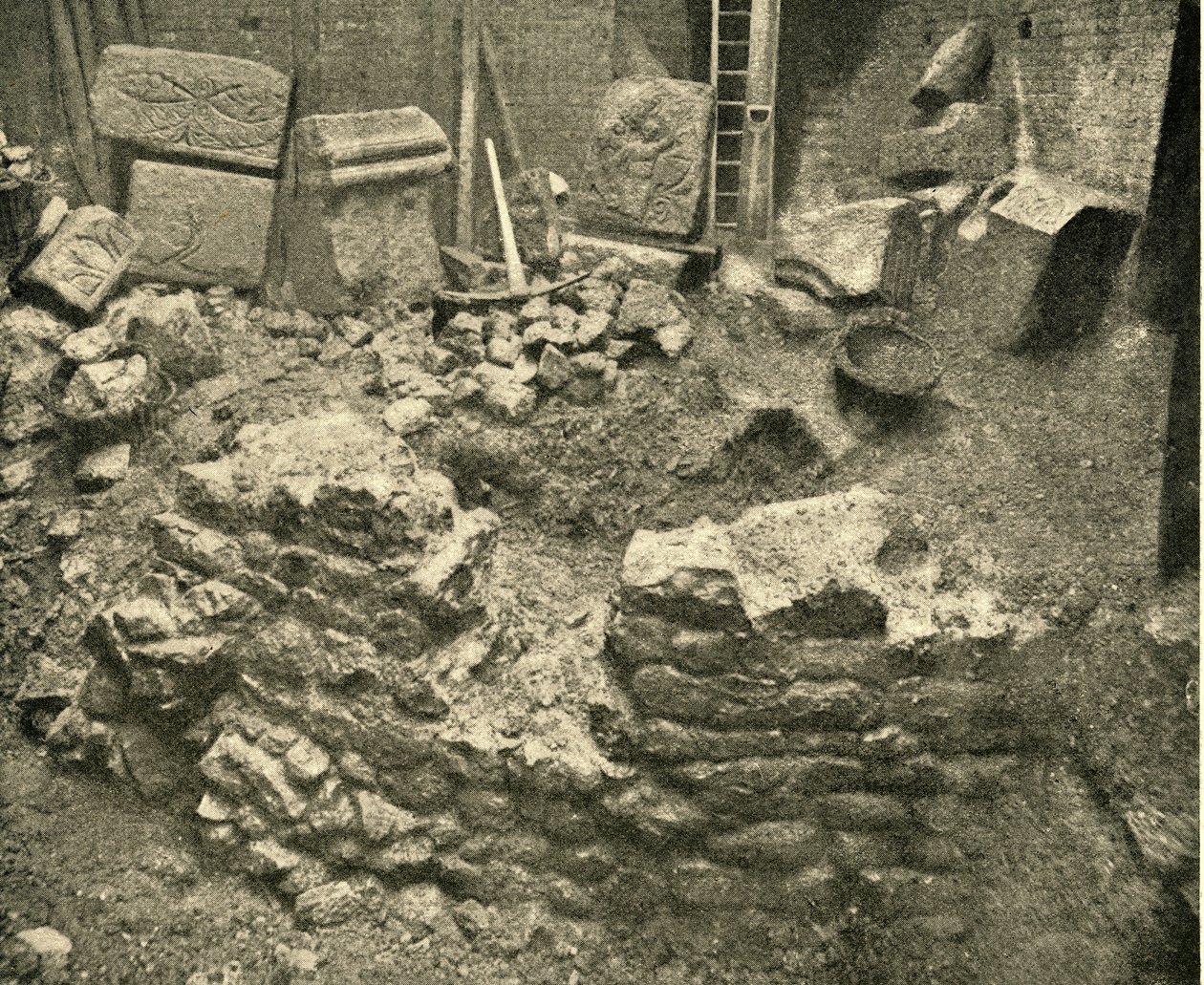 Romeinse overblijfselen gevonden in een bastion van de Londense muur, 1908 door Unbekannt