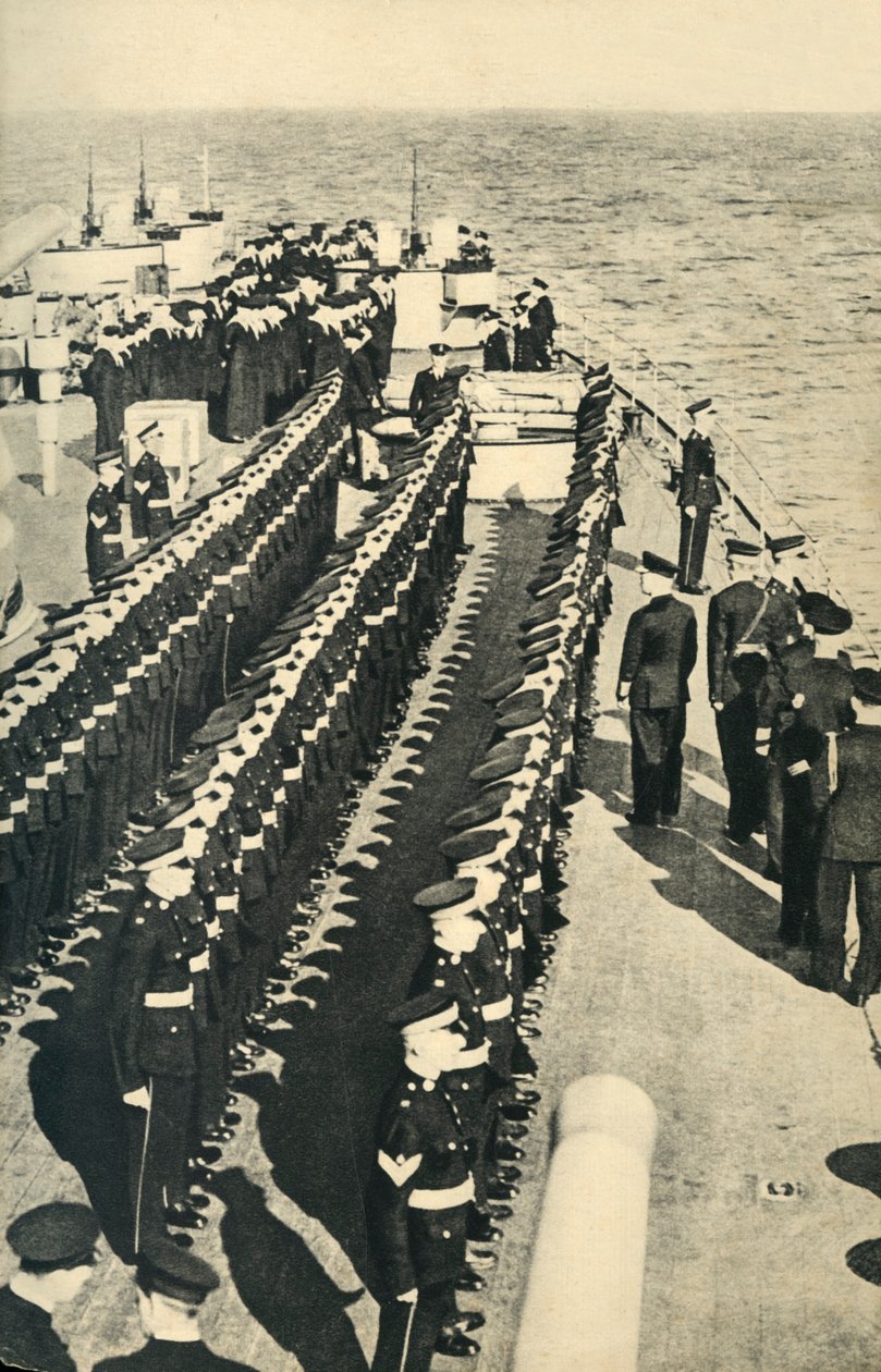 Royal Marines opgesteld op parade aan boord van een schip, Tweede Wereldoorlog, ca. 1939-1943 door Unbekannt
