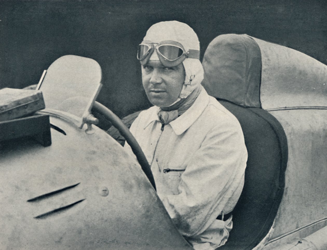 Rudolph Caracciola, ca. 1935, 1937 door Unbekannt