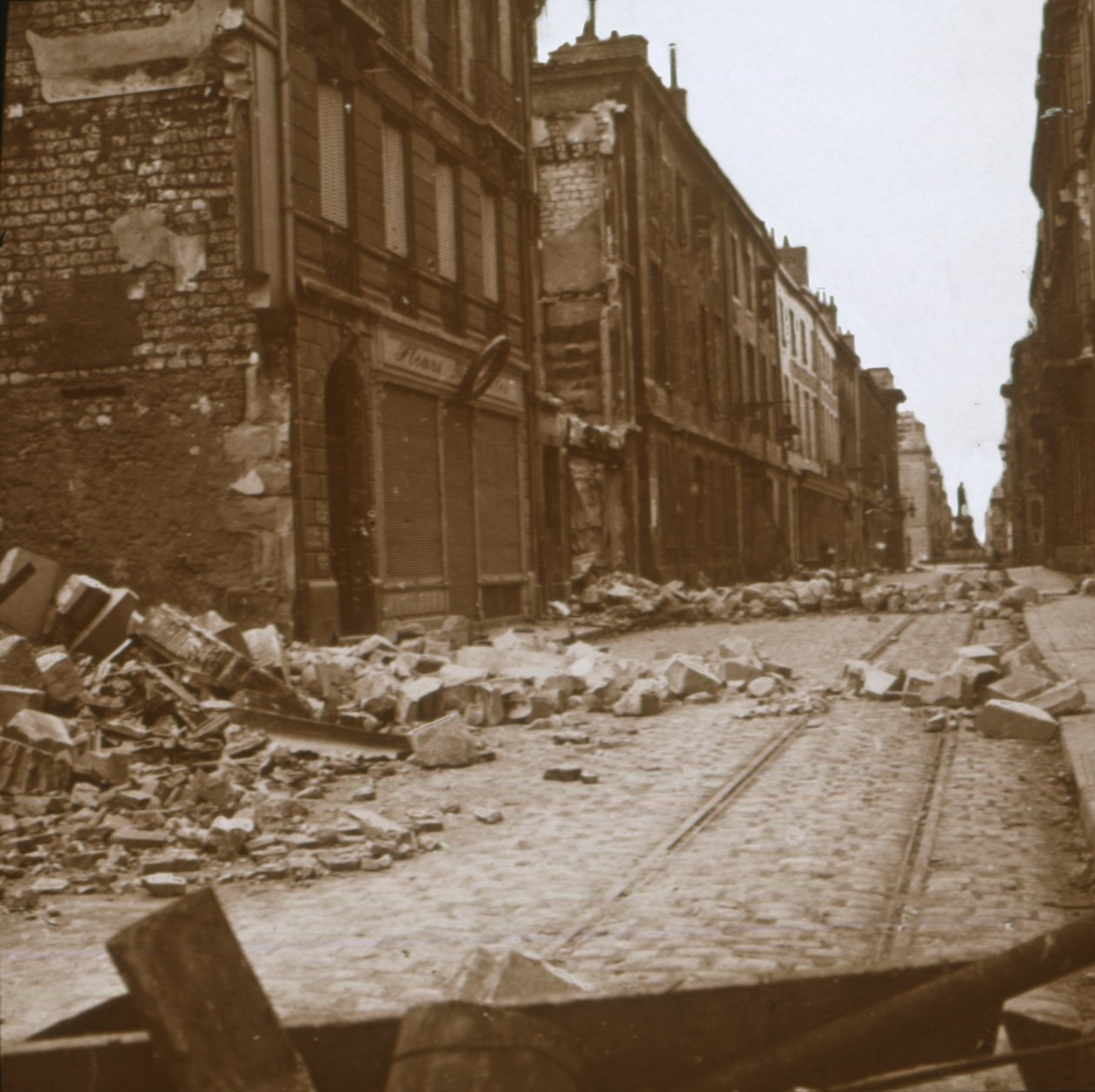 Rue Cérès, Reims, Noord-Frankrijk, ca. 1914-ca. 1918 door Unbekannt