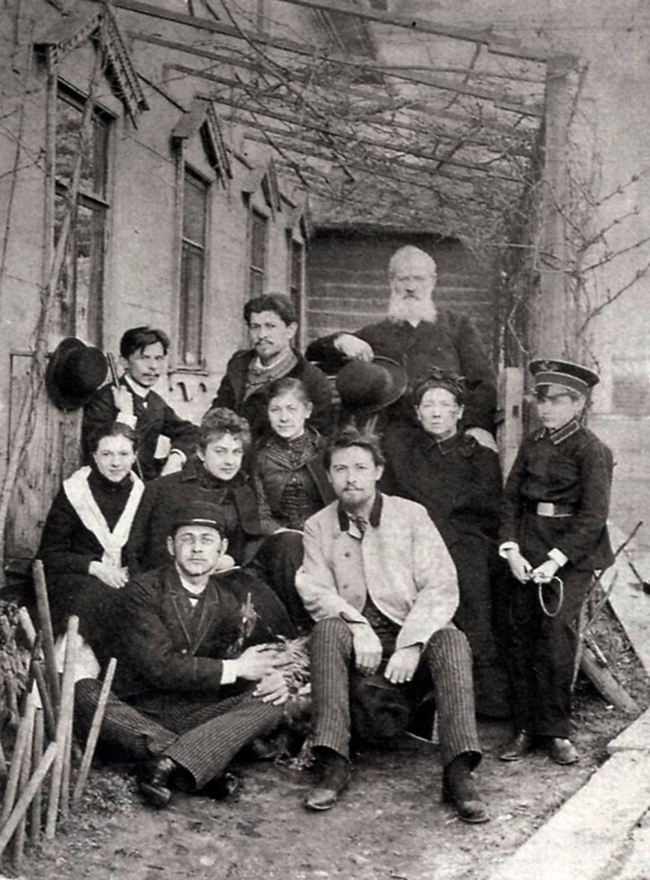 Russische auteur Anton Tsjechov met familie en vrienden, 1890 door Unbekannt