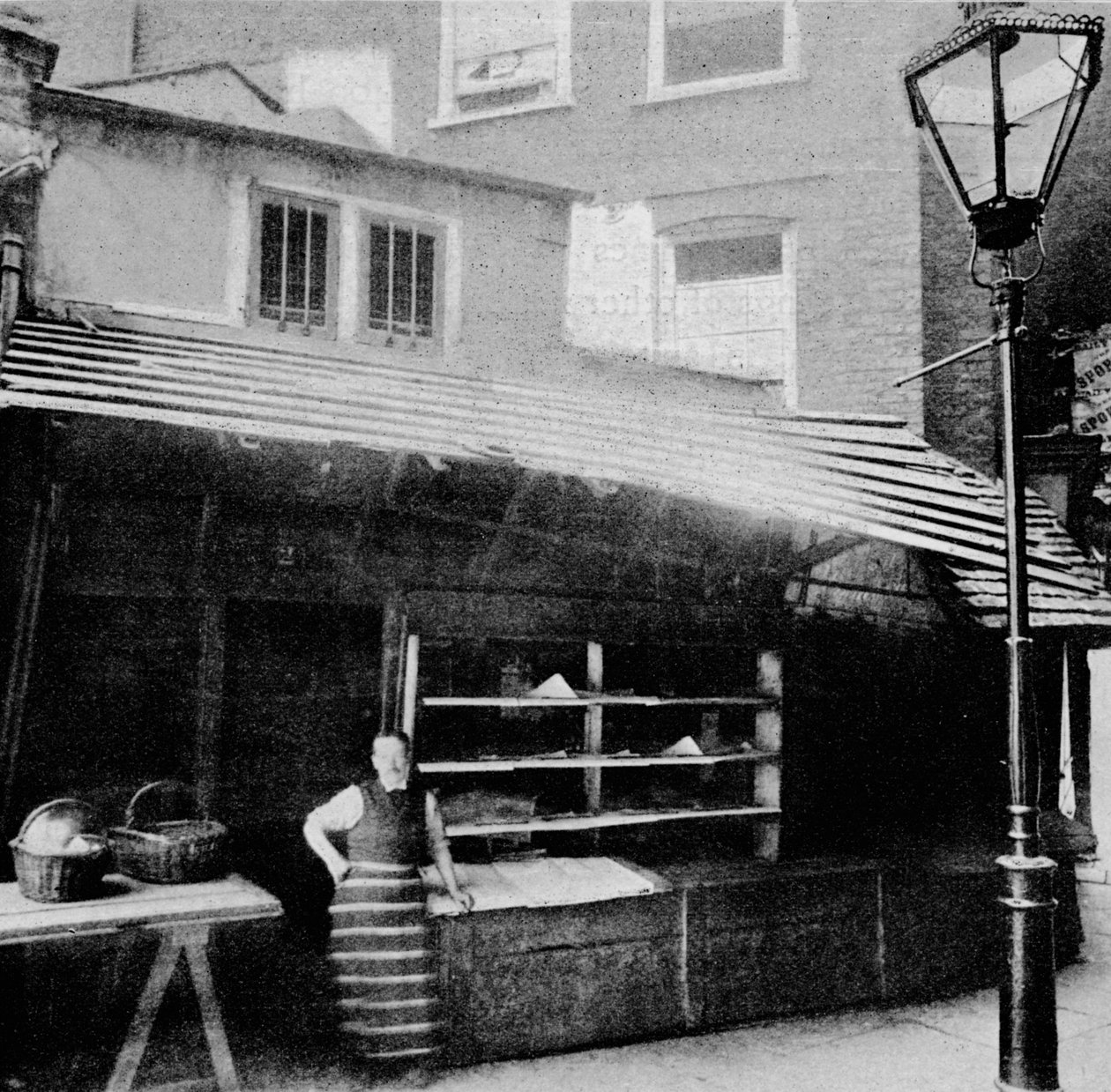Winkel en zonne-energie, Clare Market, Londen, sinds gesloopt, 1895 door Unbekannt