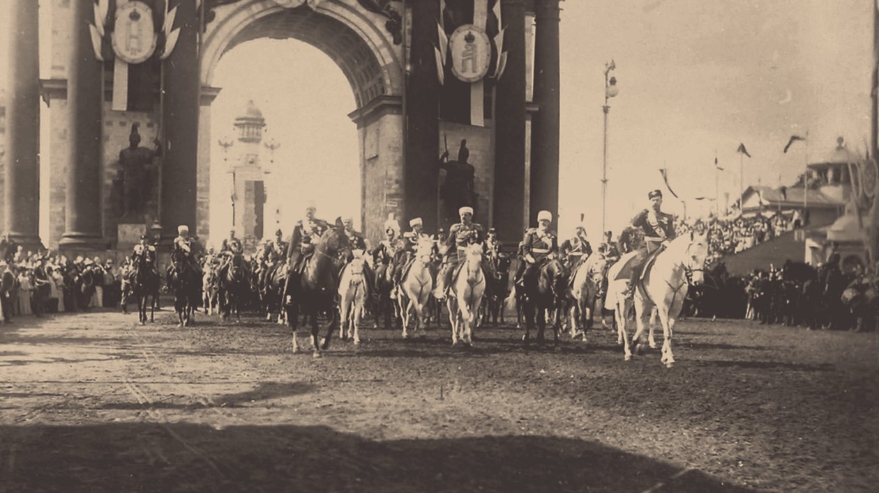 De ceremoniële intocht van Nicolaas II in Moskou op 9 mei 1896 door Unbekannt