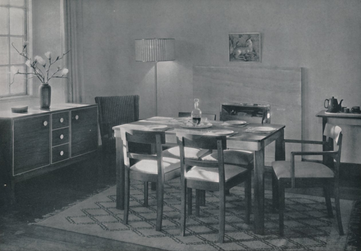 De Eetkamer - Walnoot- en esdoornmeubels, 1942 door Unbekannt