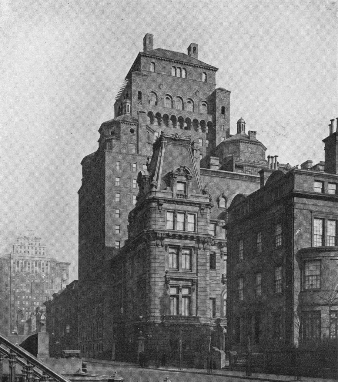 Het Gebouw van de Broederschapsclubs vanaf Madison Avenue, New York City, 1924 door Unbekannt