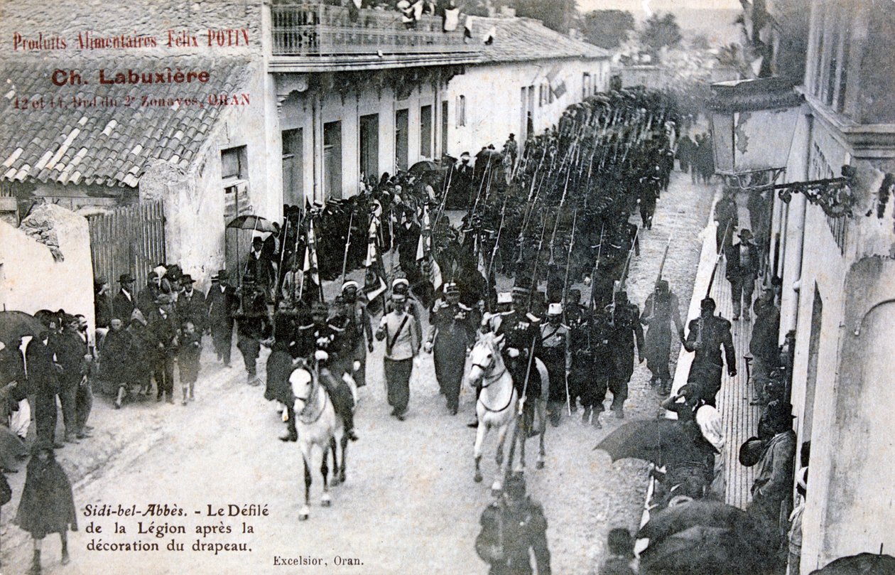 Het Vreemdelingenlegioen paradeert door de straten van Sidi Bel Abbes, Algerije, 1906 door Unbekannt