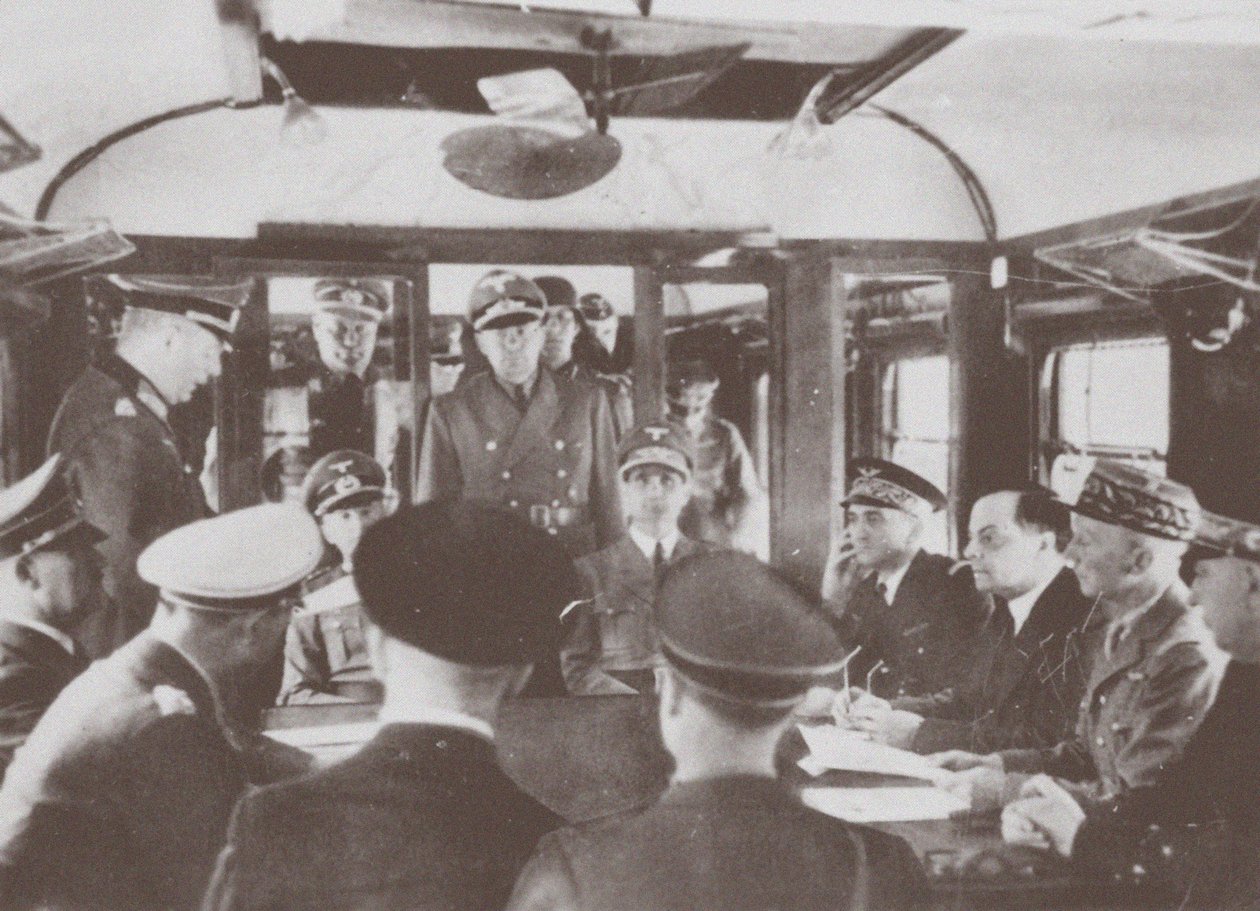De Duitse en Franse delegaties in een treinwagon in Compiègne voor de ondertekening van Frances sur door Unbekannt