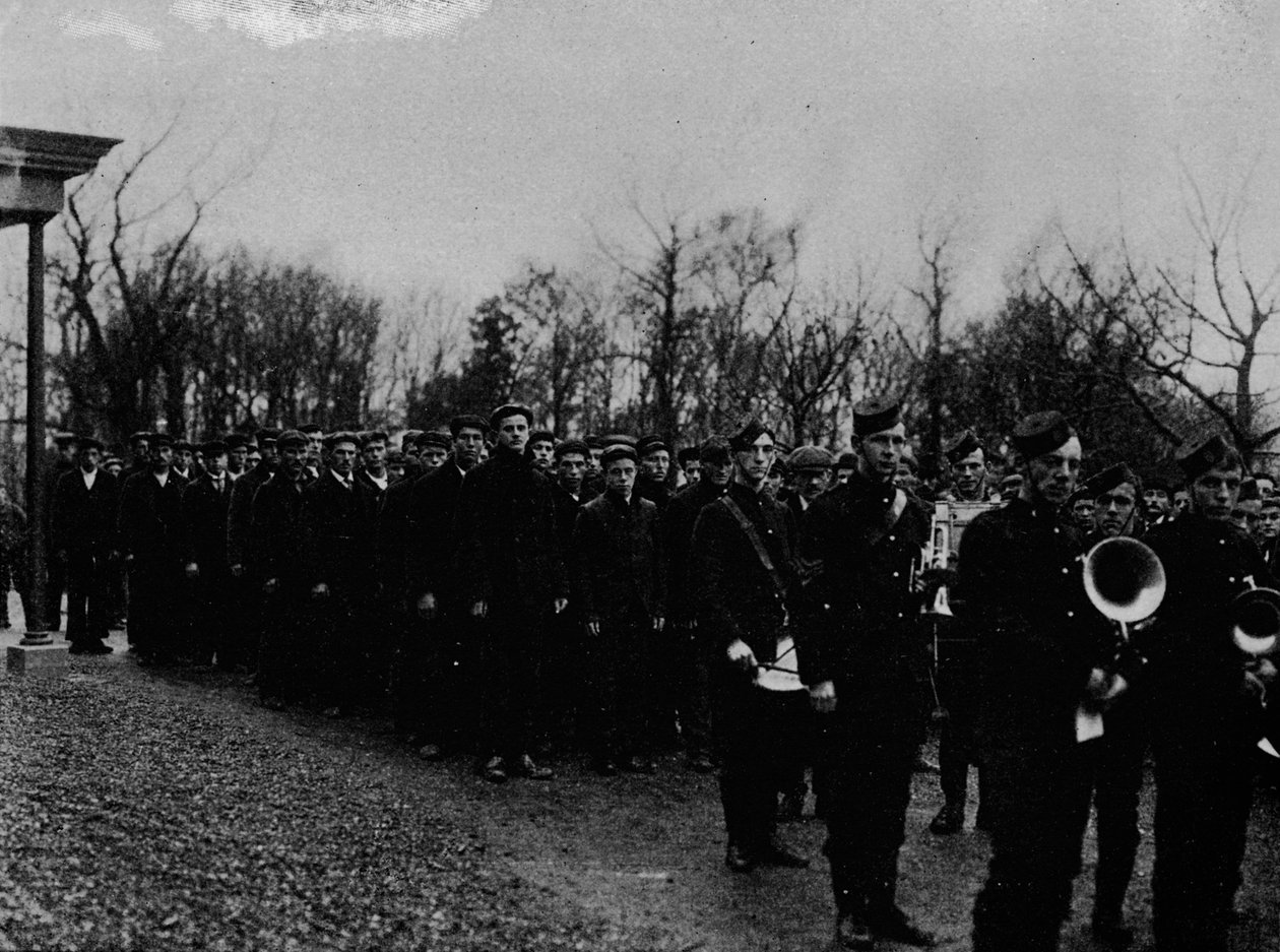 De Newfoundland Naval Reserve paradeert voor de gouverneur in St. Johns, ca. 1902 door Unbekannt