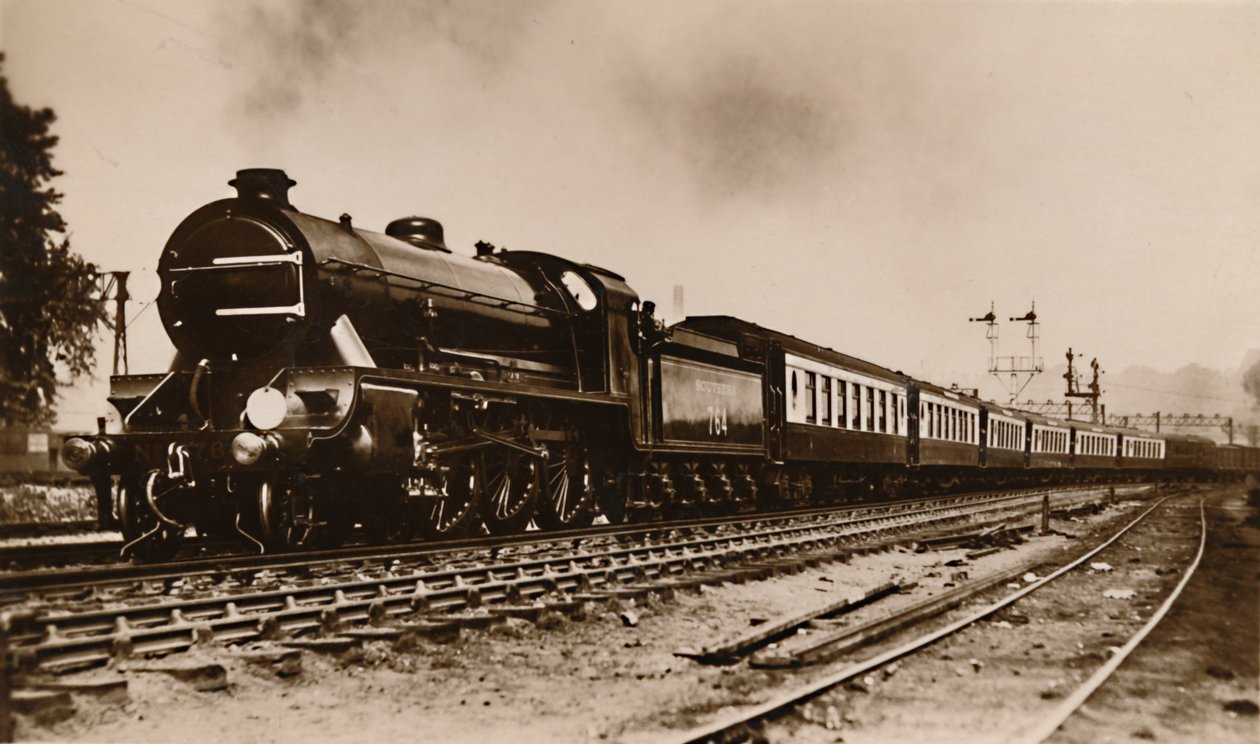 De S.R. Dover Boottrein, Getrokken door Sir Gawain Een Koning Arthur Type Locomotief, ca. 1930 door Unbekannt