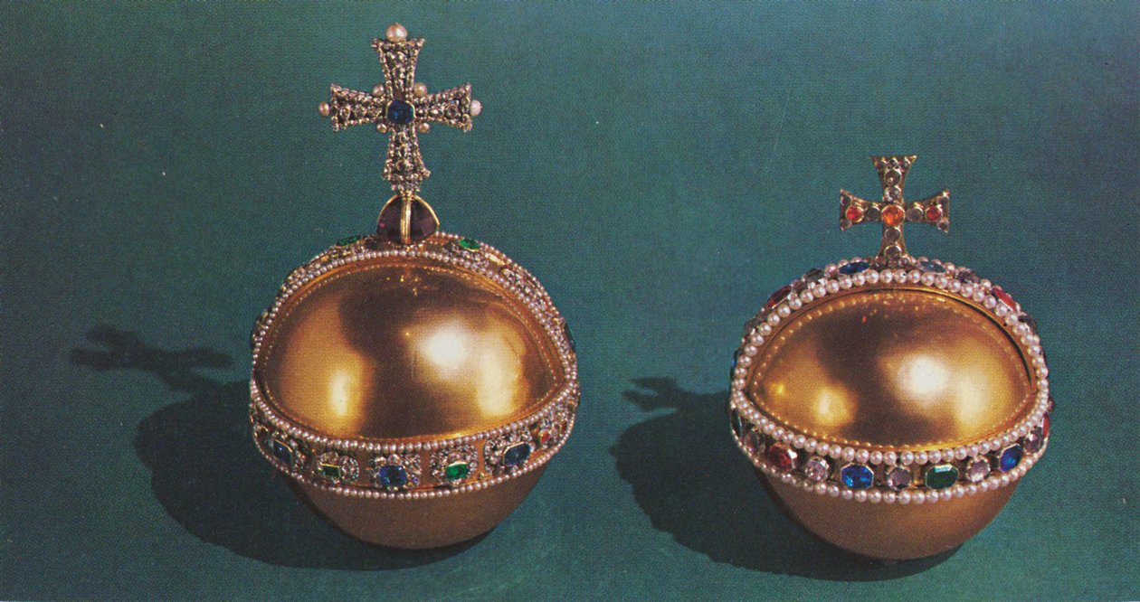 De soevereine bol en de bol van koningin Maria II, 1953 door Unbekannt