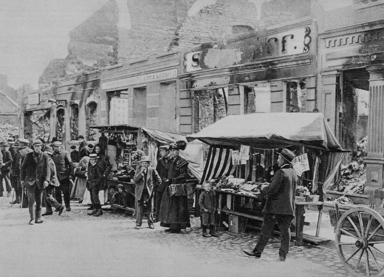 De markt in de ruïnes van Hohenstein, Oost-Pruisen, Eerste Wereldoorlog, 1915 door Unbekannt