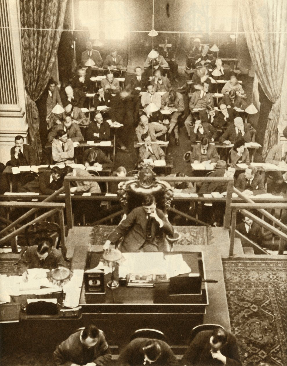 De opening van Dail Eireann, of Kamer van Afgevaardigden, Dublin, Ierland, 9 september 1922 door Unbekannt