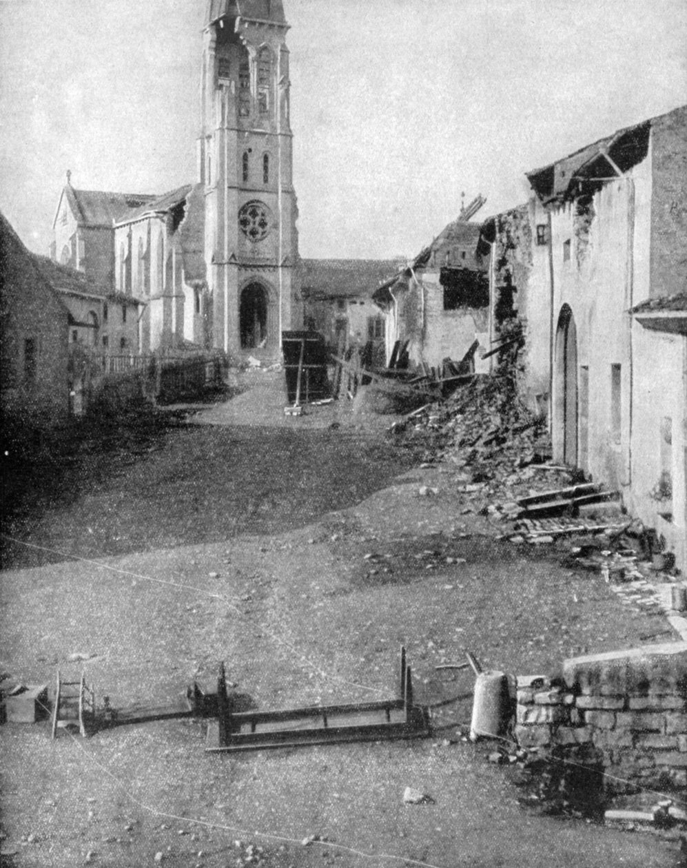 De ruïnes van een dorp in Lotharingen, Eerste Wereldoorlog, 1915 door Unbekannt