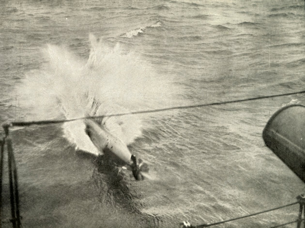 Torpedo die het water ingaat, 1919 door Unbekannt