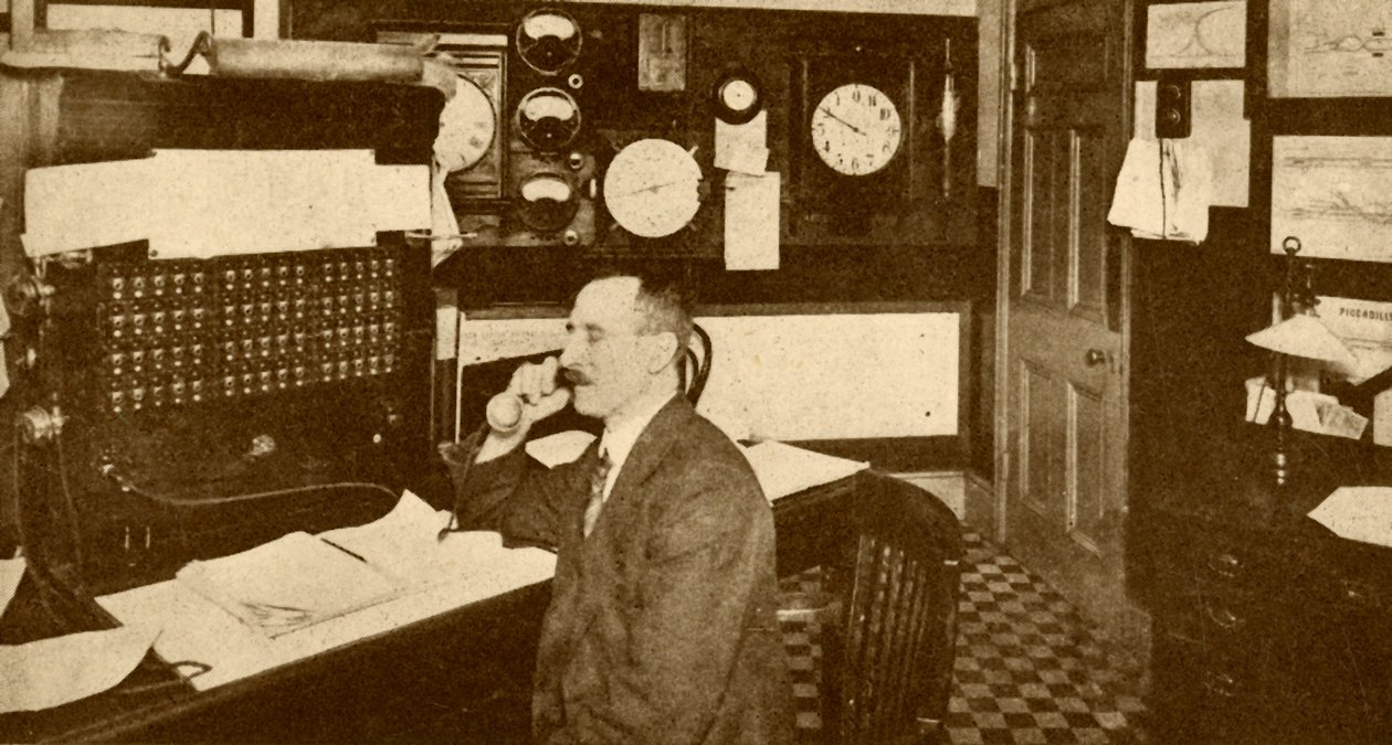 Verkeersleiderskantoor, London Underground Railways, 1930 door Unbekannt