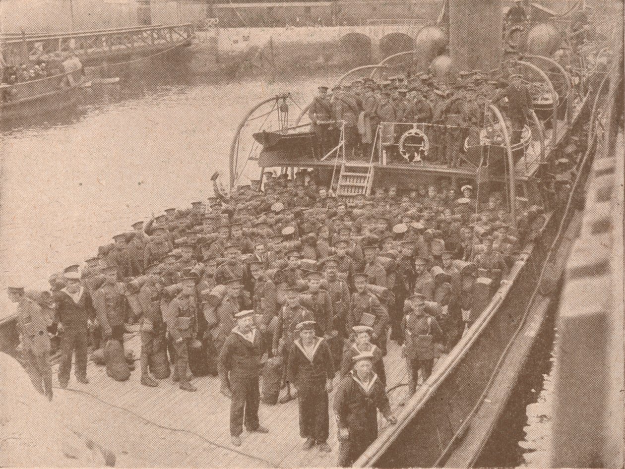 Troepen aan boord van een Kanaaltransport, ca. 1915 door Unbekannt