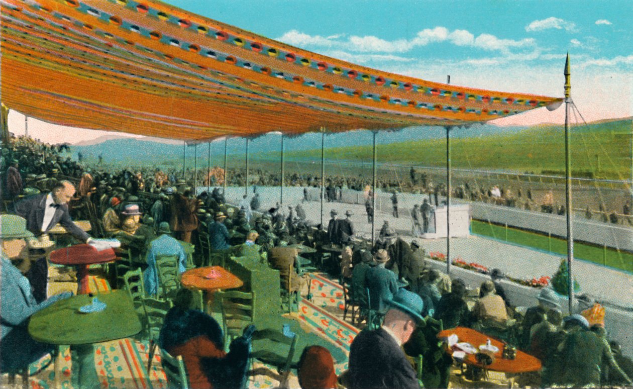 De races bekijken voor het clubhuis, Agua Caliente Jockey Club, ca. 1939 door Unbekannt