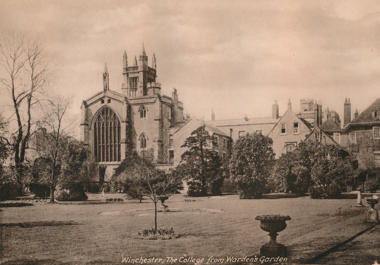 Winchester College vanuit de Wardens Garden, Hampshire, begin 20e eeuw door Unbekannt