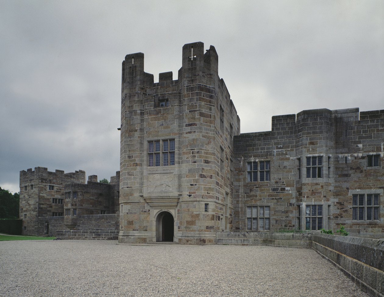 Hoofdingang van Castle Drogo, ontworpen door Sir Edwin Lutyens (1869-1944) 1910-30 door Unbekannt Unbekannt