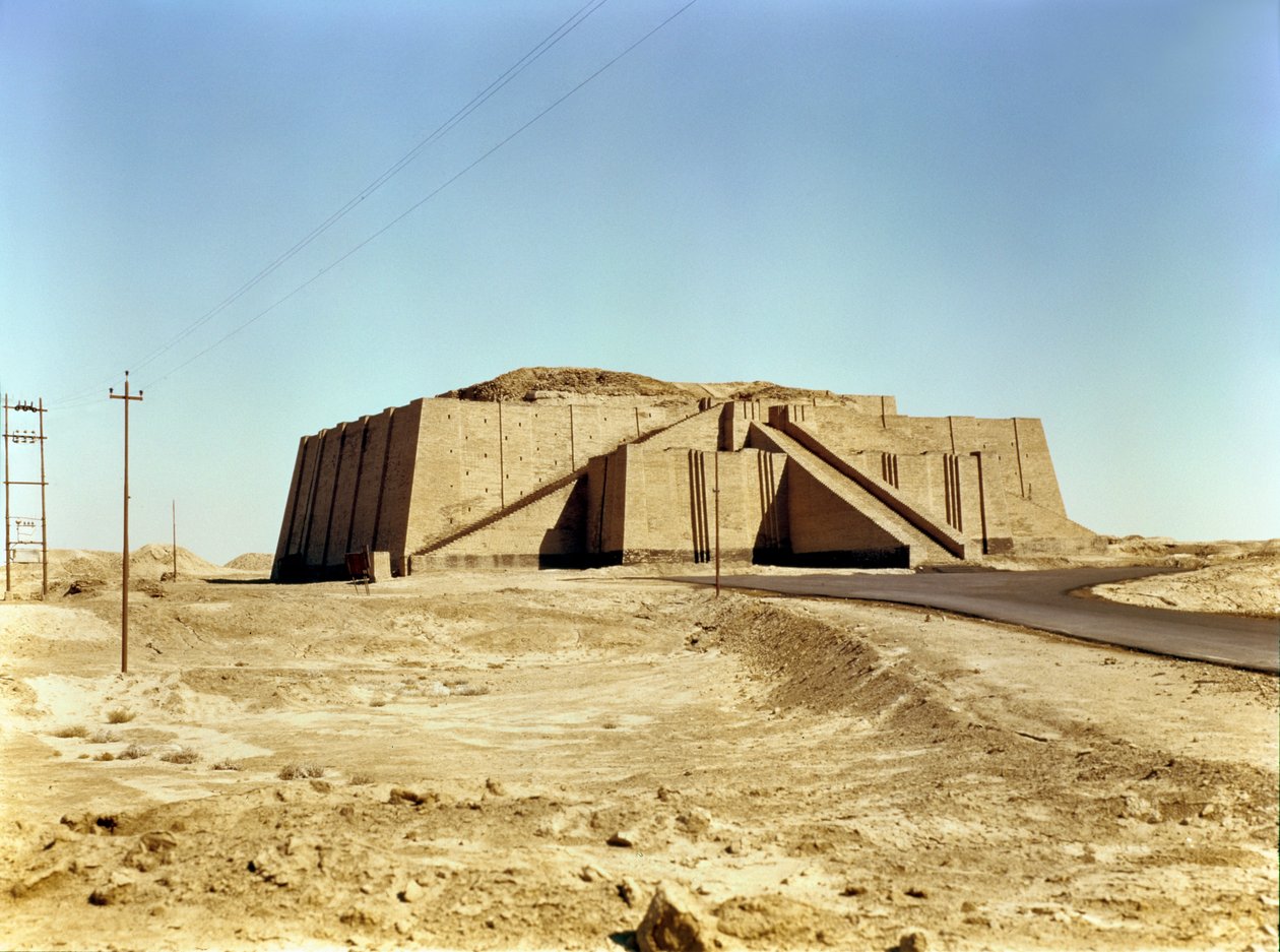 Noordoostelijke gevel van de ziggurat, ca. 2100 v.Chr. door Unbekannt Unbekannt