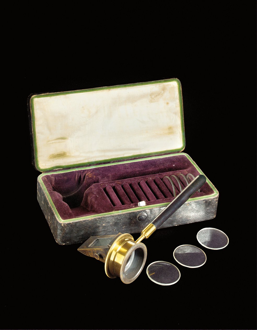 Een zeldzame, vroege Helmholtz-patroon oftalmoscoop, c.1852 door Unbekannt