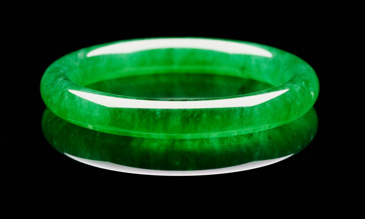 Een uitzonderlijke jade armband door Unbekannt