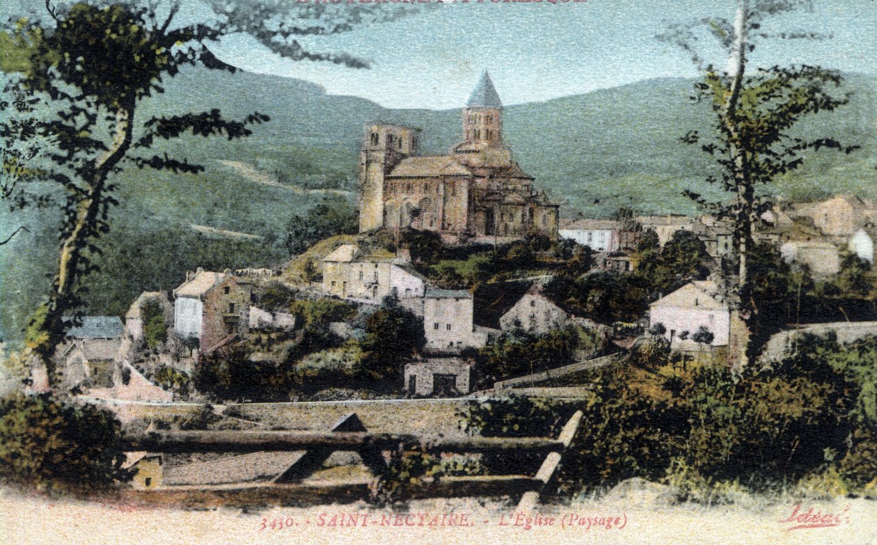 Auvergne, Puy-de-Dome (63), Saint Nectaire (Saint-Nectaire): uitzicht op het dorp en de kerk, eind 19e-begin 20e eeuw - Ansichtkaart door William M. Timlin