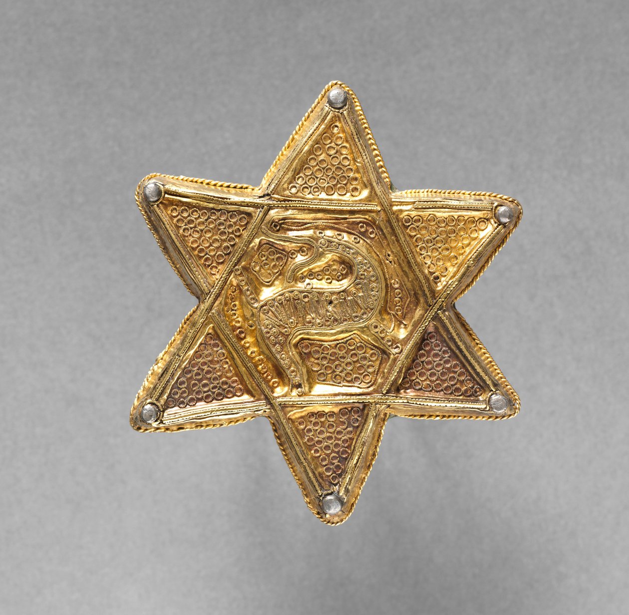 Broche in de vorm van een zespuntige ster, late 700s-vroege 800s door Unbekannt