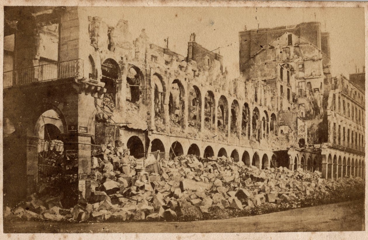 Commune van Parijs (1871): uitzicht op het Ministerie van Financiën na de brand van mei 1871. Fotografie door Unbekannt