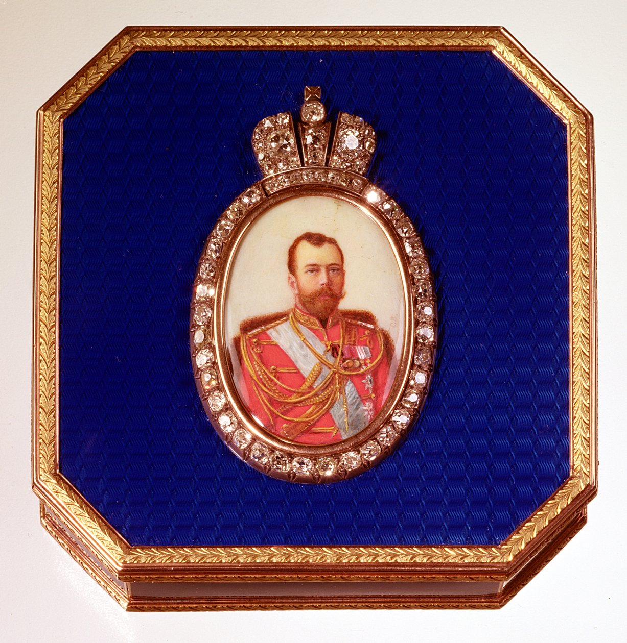 Faberge blauwe email doos, met portret van Tsaar Nicolaas II door Unbekannt