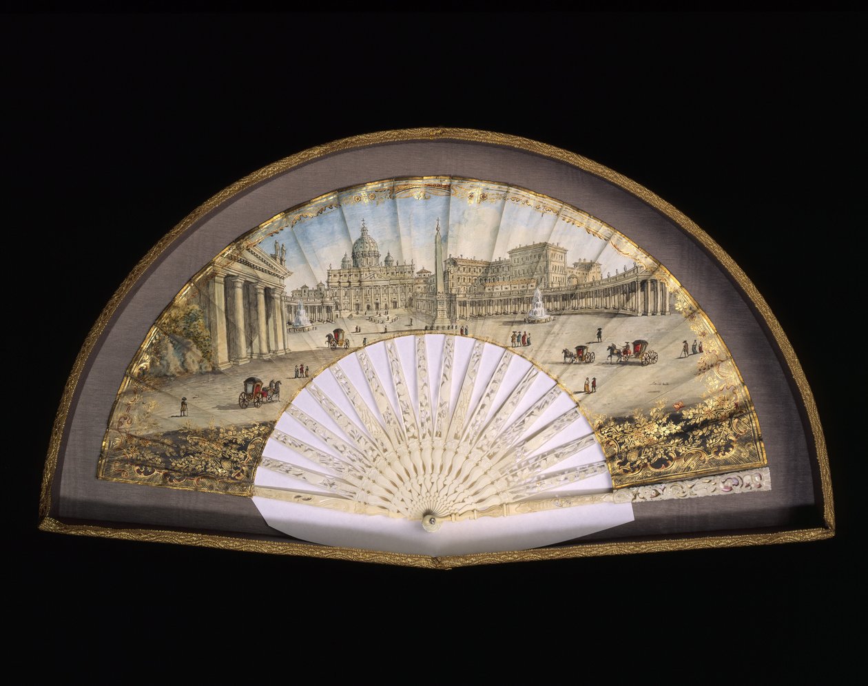 Hekmodel in goudgebonden papier versiert een gouache schilderij dat de bestemmingen van de Grand Tour voorstelt, meestal een praktische reis door kunstenaars en intellectuelen van de 18e en 19e eeuw in de mediterrane landen tijdens hun jeugd voor hun oplei door Unbekannt