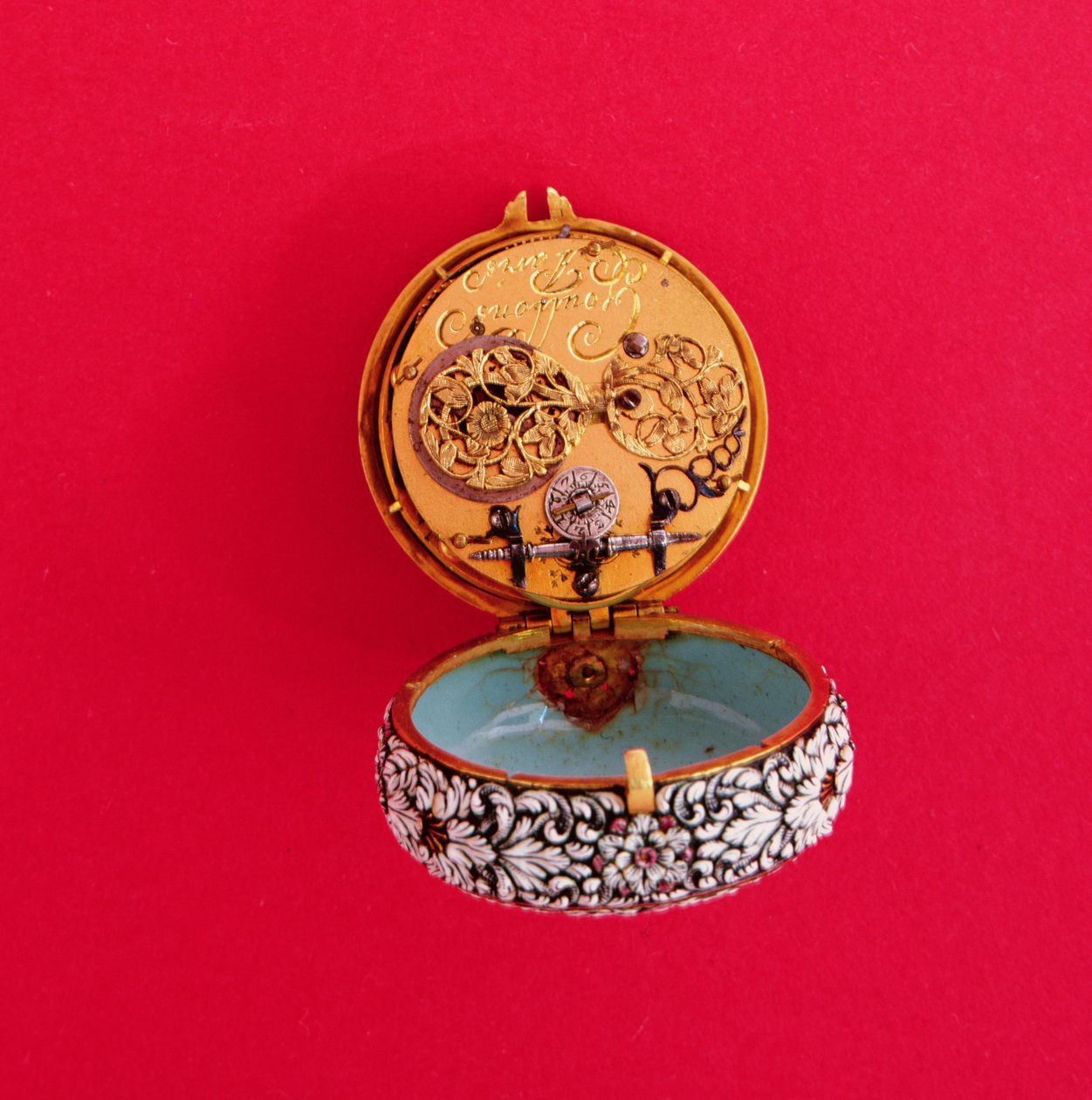 Franse zakhorloge met gouden kast geëmailleerd in reliëf met witte bloemen en bladeren met zwarte markeringen, door Goullons, ca.1650 (binnenplaat) door Unbekannt