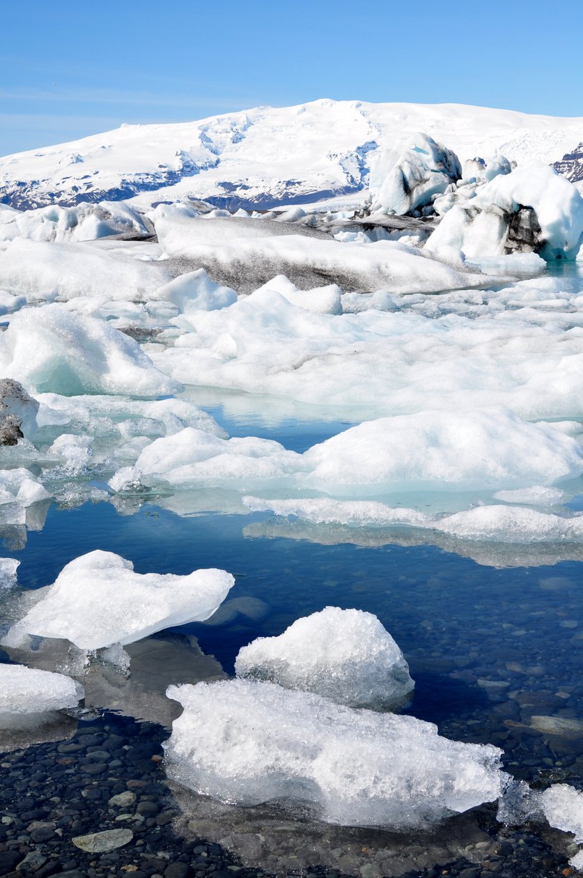 IJsbergen en ijsschotsen bij Jokulsarlon Gletsjerlagune, IJsland door Unbekannter Künstler