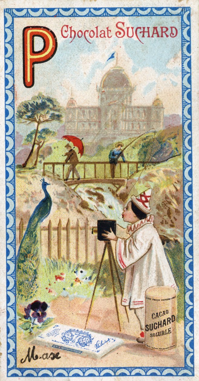 Letter P: paleis, paviljoen, paraplu, fotograaf, brug, vissen, pauw, pensee. Gravure van het Alfabet uitgegeven door Chocolat Suchard, begin 20e eeuw. 24 chromolithografieën. door Unbekannt