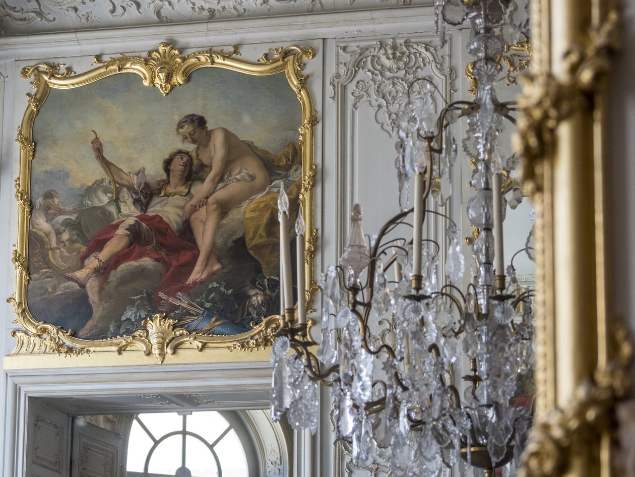 Mars en Venus. Schilderij door Carle Van Loo (1705-1765). Chambre du Prince, Hotel de Soubise, Parijs door Unbekannt